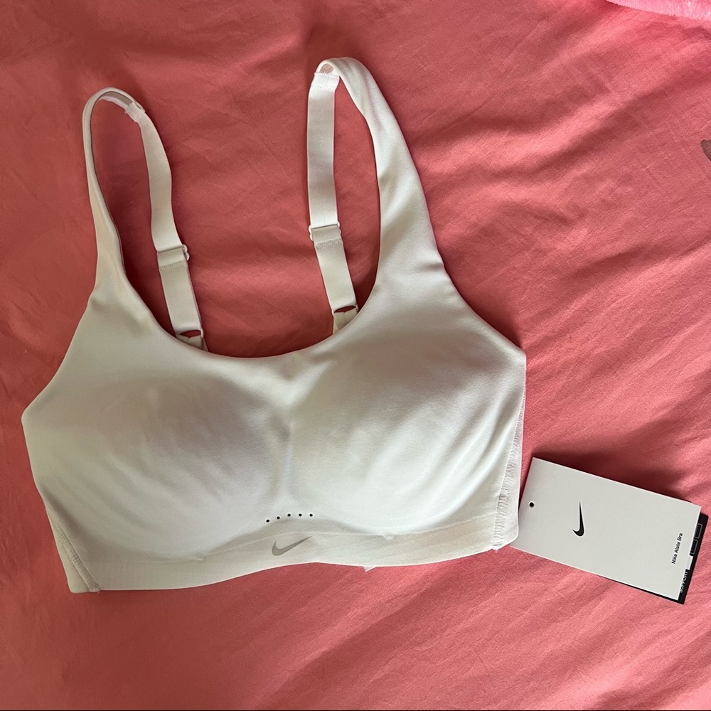 Nike Dri-FIT Alate Coverage Sports Bra